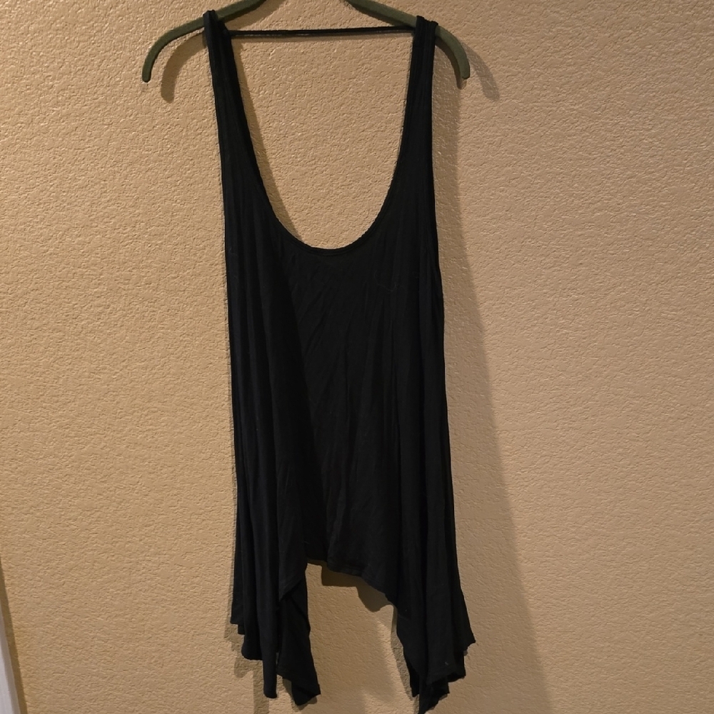 Acemi Black Asymmetrical Backless Tank Top